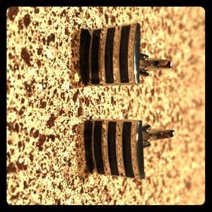 Cuff links